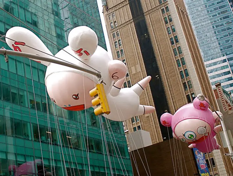 KaiKai and KiKi floats by Takashi Murakami