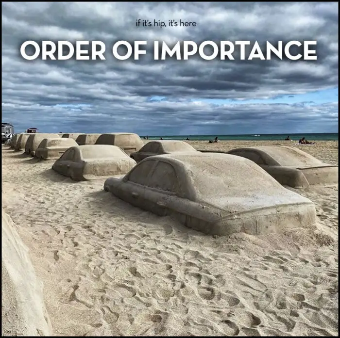 Read more about the article Order of Importance, a Sand Sculpture Installation by Leandro Erlich