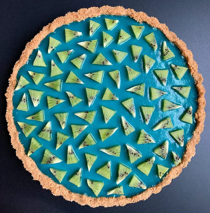 Blue Spirulina Lemon Tart with Kiwi