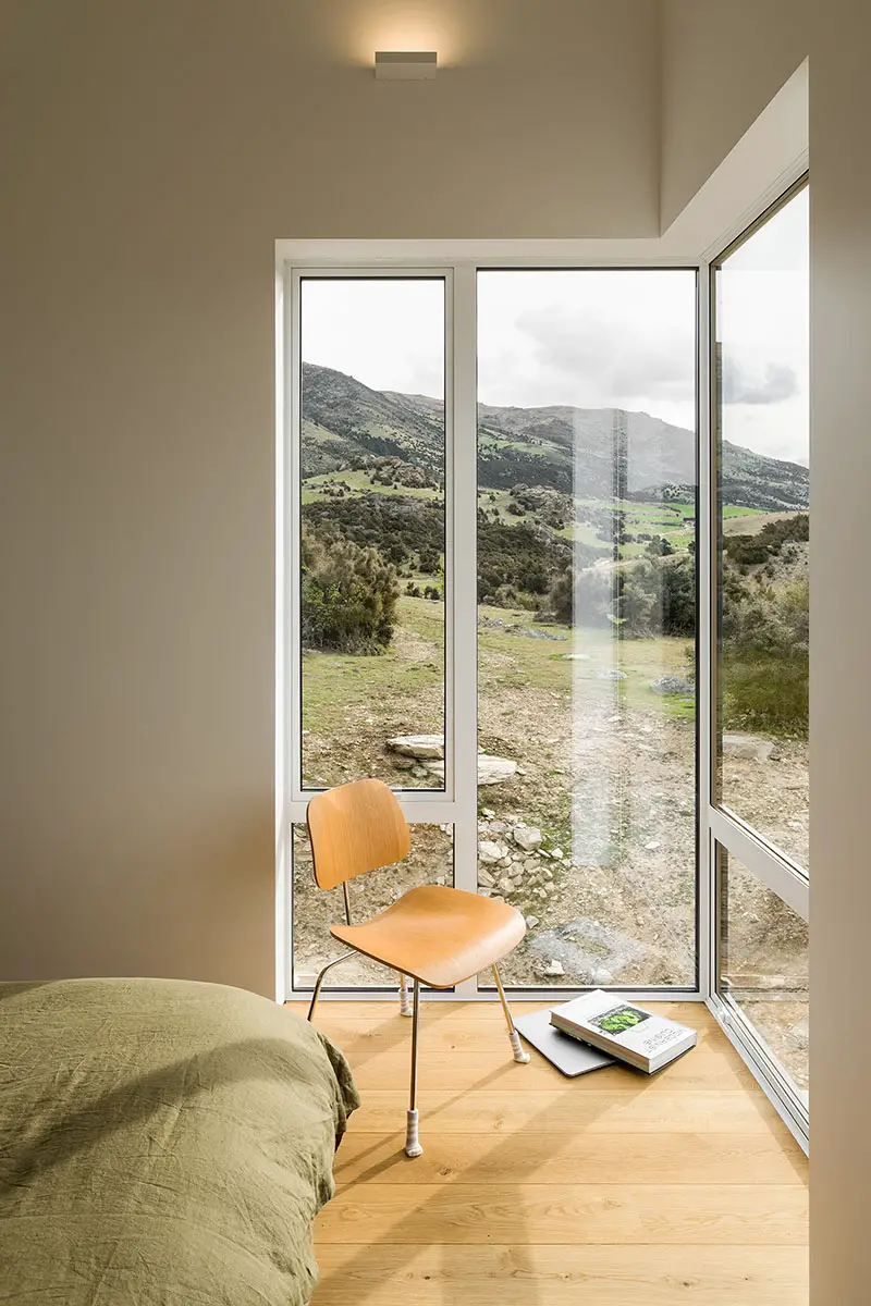 Wanaka Wedge House bedroom corner window IIHIH