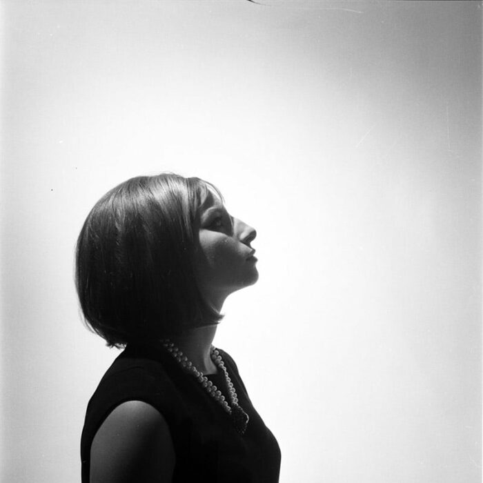 barbra bob profile cecil beaton March 1964