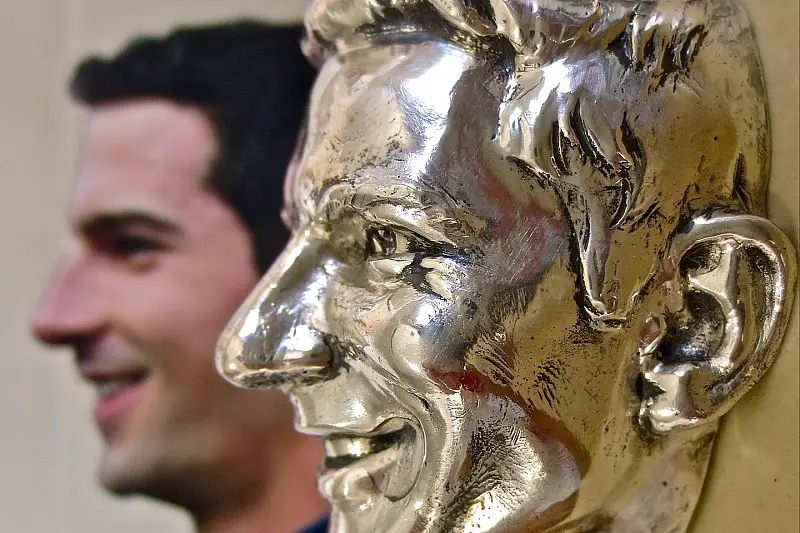 indycar-alexander-rossi-borg-warner-trophy