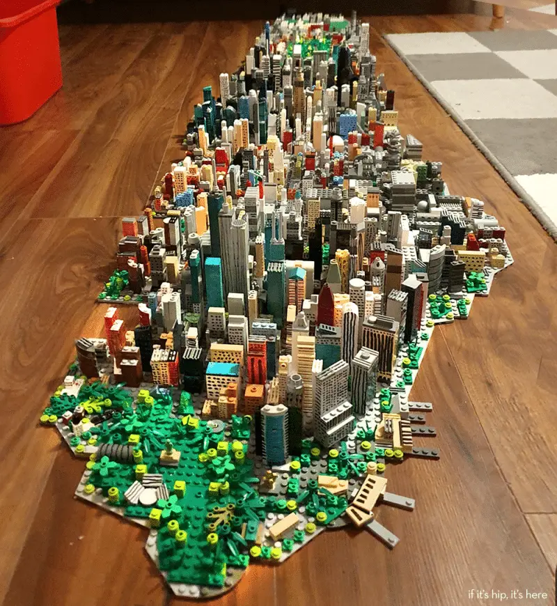 Freestyle LEGO Build of Manhattan