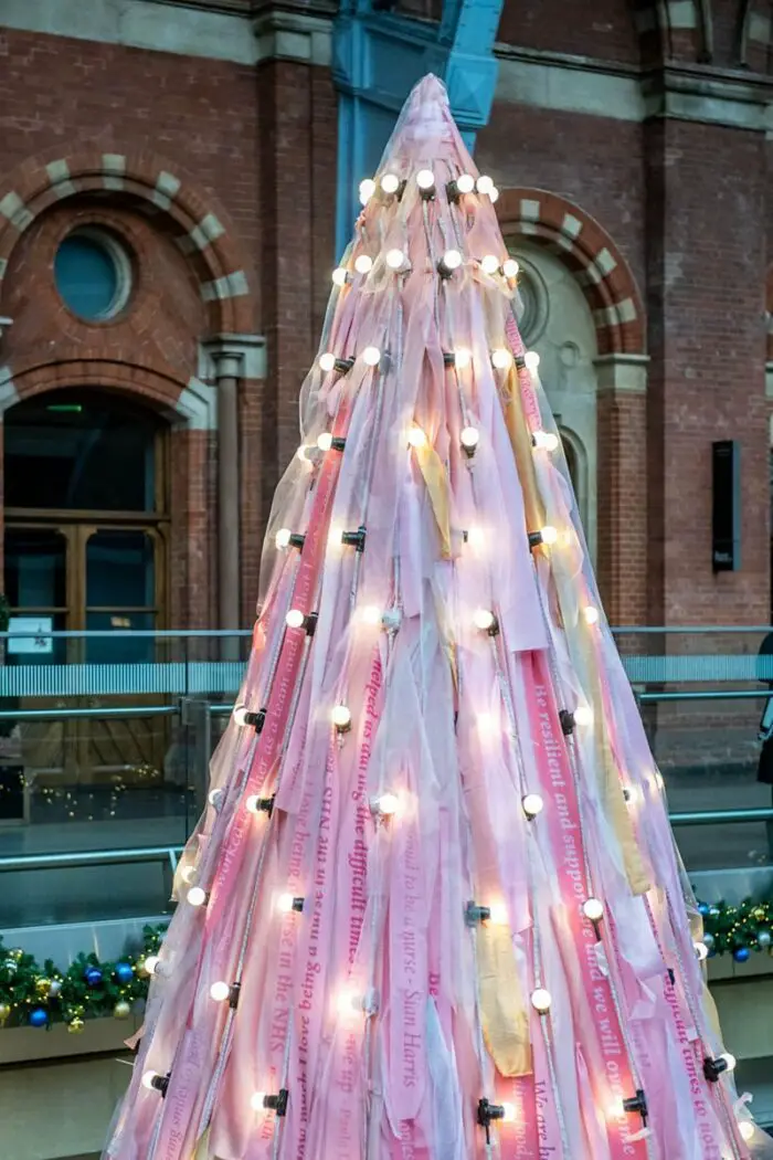 St-Pancras-Tree-messages on ribbons