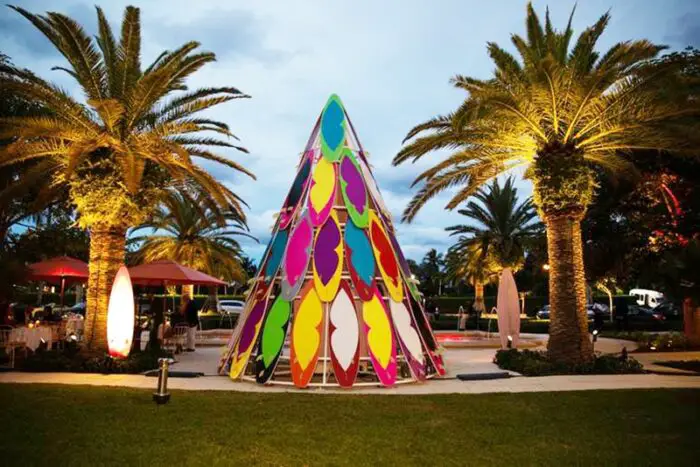 Royal Poinciana Plaza Holiday Tree 2018