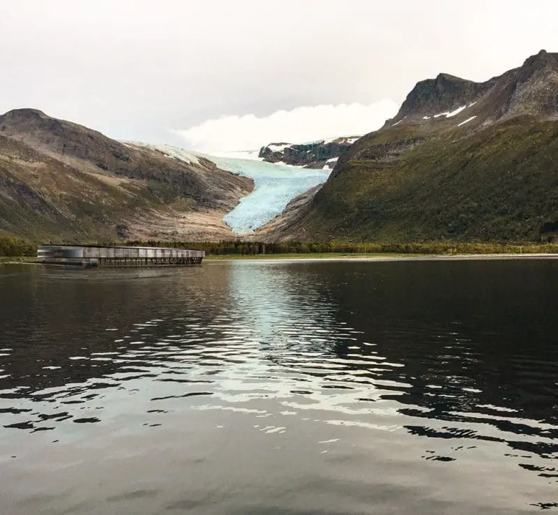 Svart Self-Sufficient Hotel