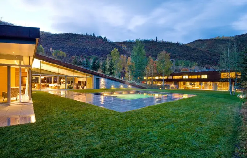 house in the mountains pool