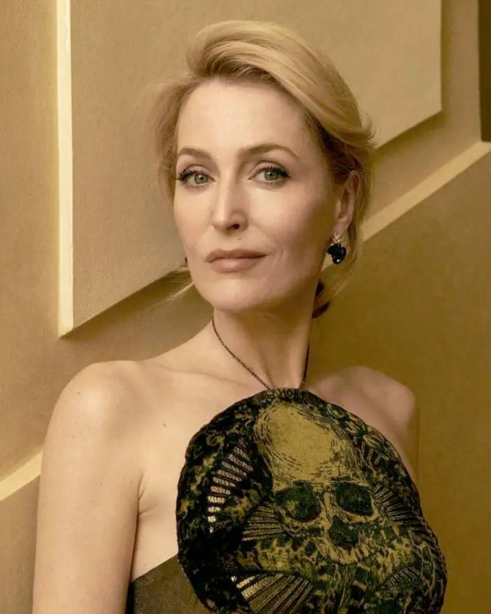 Gillian Anderson in Dior golden globes