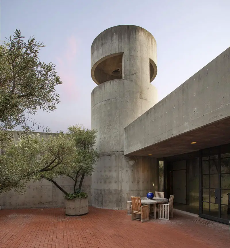 mud house brutalist architecture