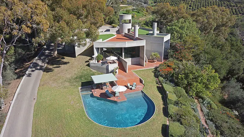 steve martin's concrete house