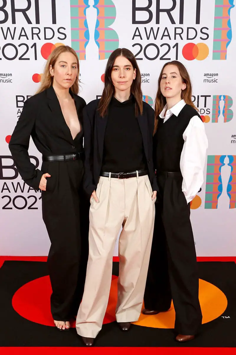 Haim sisters brit awards 2021