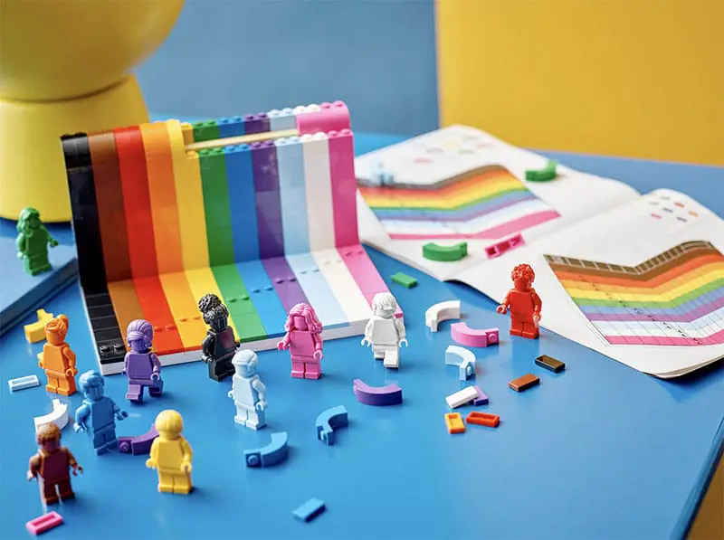 lego everyone is awesome pride set