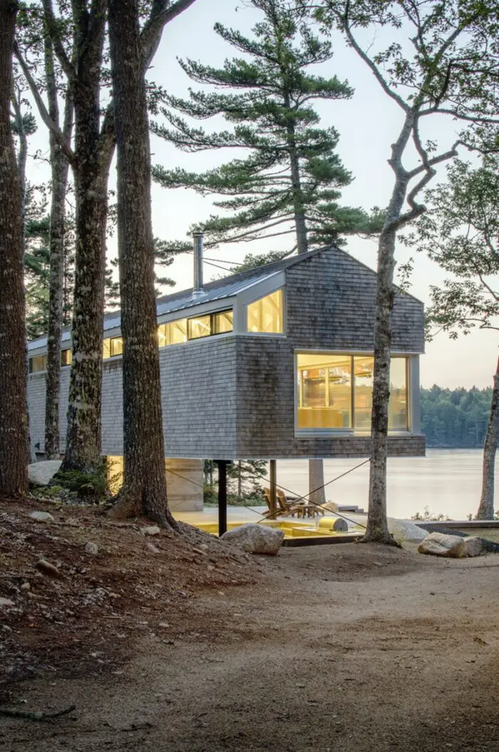 Mirror Point Cottage by MacKay-Lyons Sweetapple