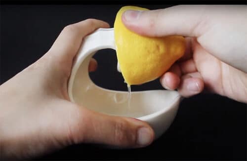 Read more about the article It’s Beautiful. It’s Ceramic. And it’s a Lemon Juicer.