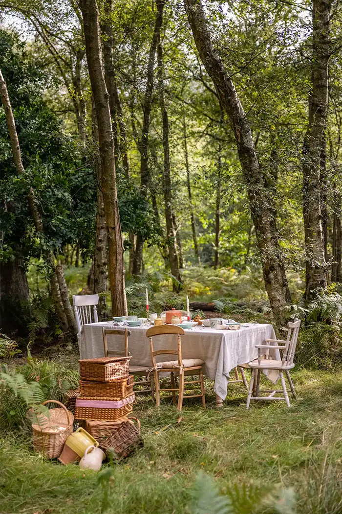 dining outdoors