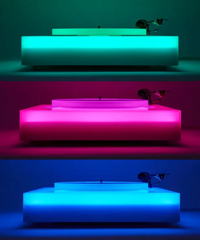 color-changing turntable