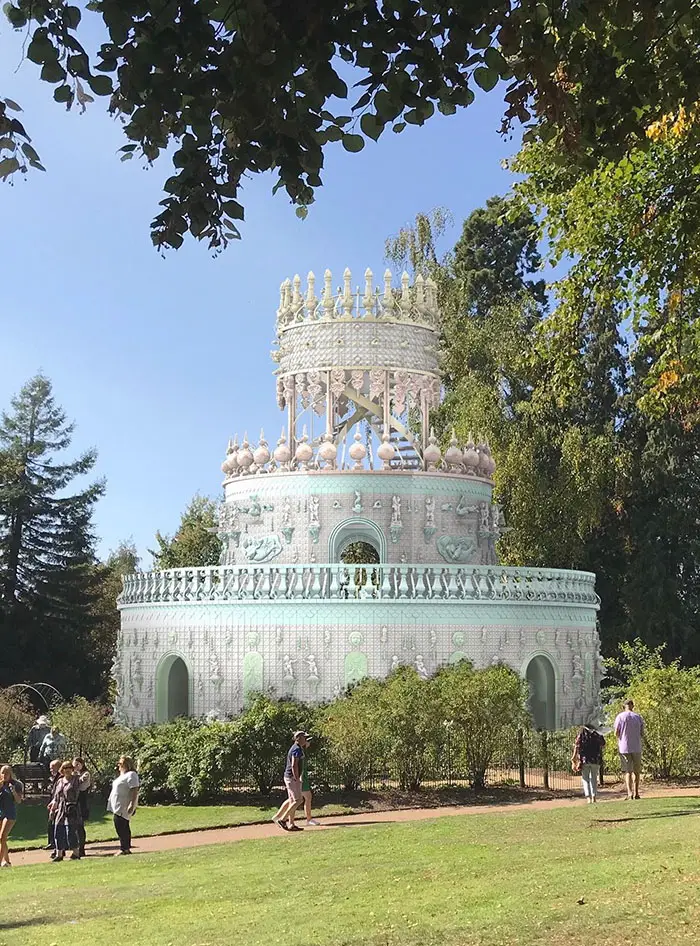 waddeson wedding cake pavilion IIHIH