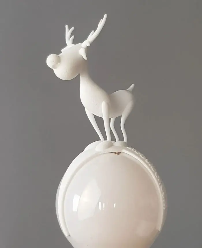 litebulber Elk light bulb sculpture