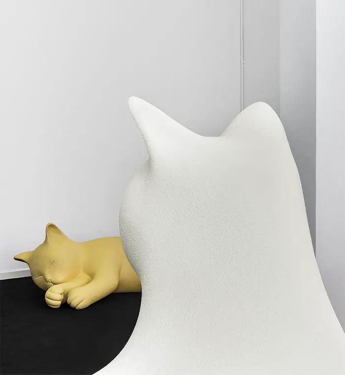 giant cat sculptures