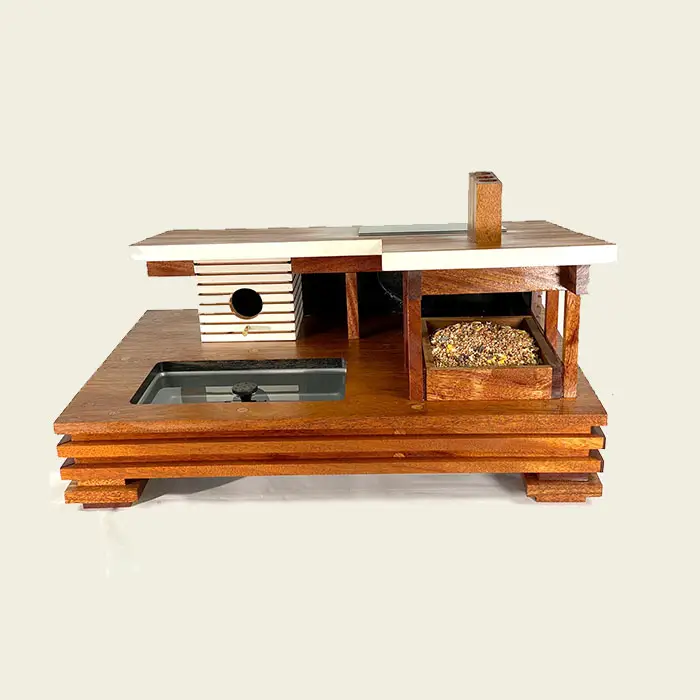 stahl birdhouse with birdfeed