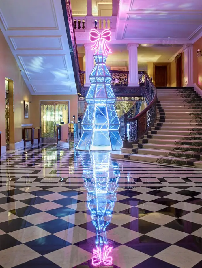 choo diamond christmas tree claridge's 2022