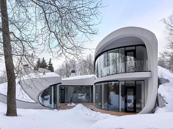 russian house niko arch in winter