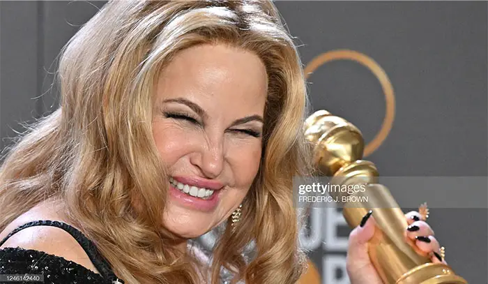 Jennifer Coolidge With Golden Globe award