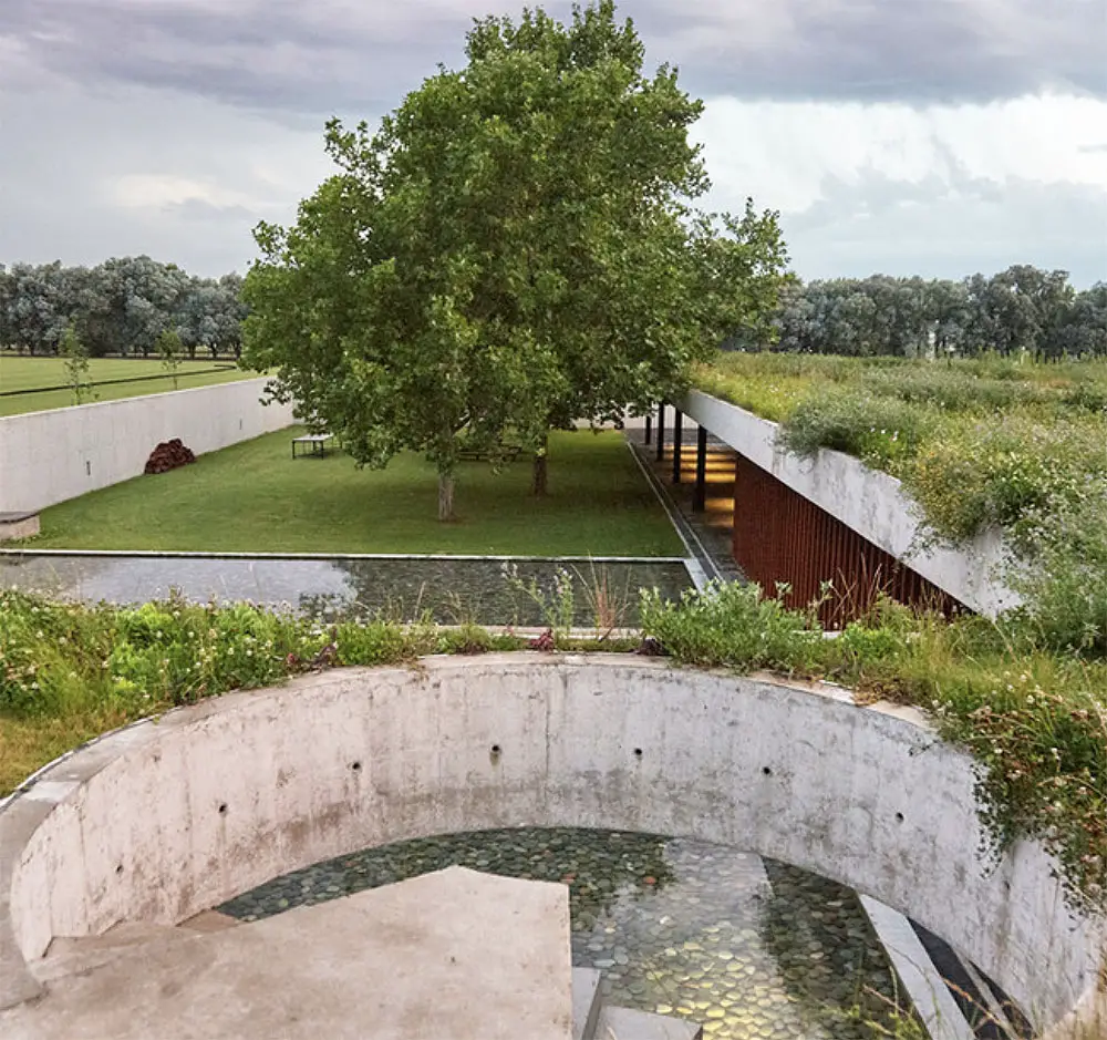 Figueras polo stables architecture