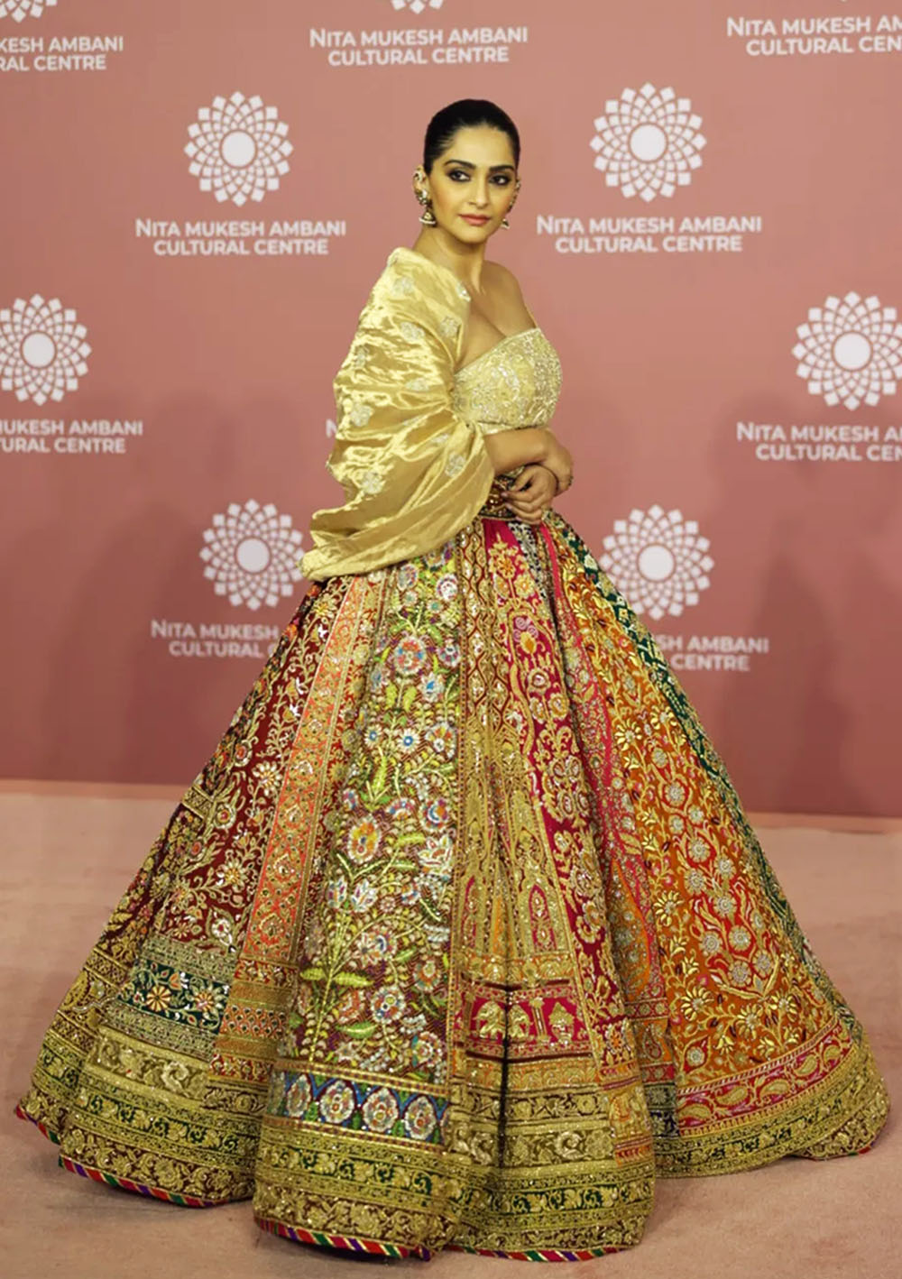 Sonam Kapoor in Abu Jani Sandeep Khosla