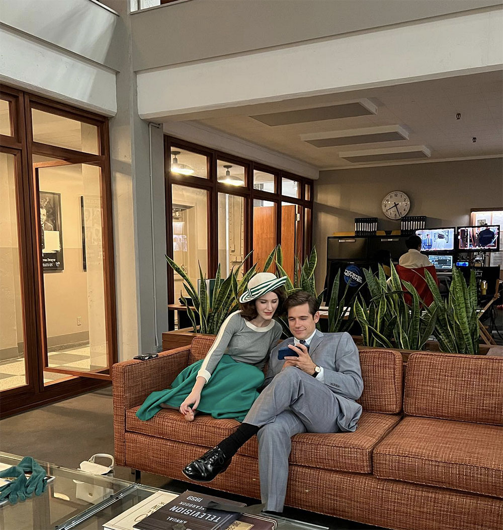 Rachel and husband Jason on set, season 5.