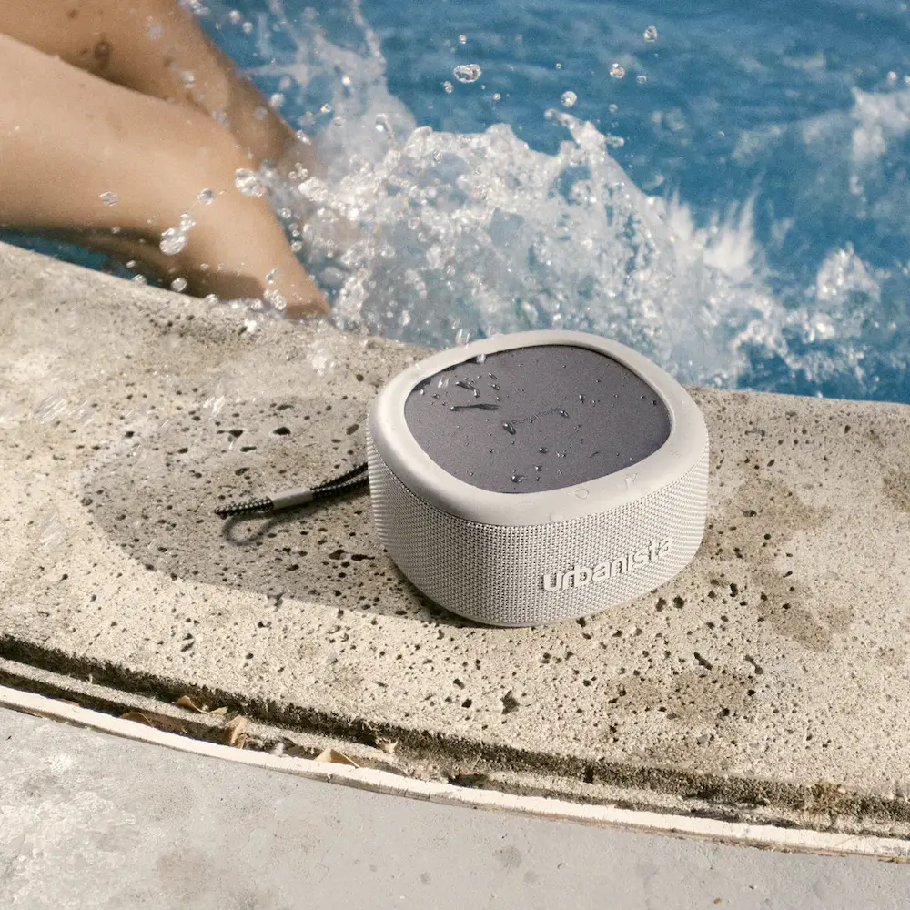 Read more about the article Urbanista Malibu Wireless Speaker Outshines Other Solar-Powered Ones When It Comes To Holding A Charge.