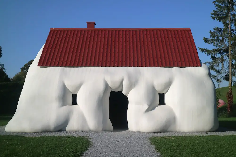 Fat House installation by Erwin Wurm, image: wikipedia
