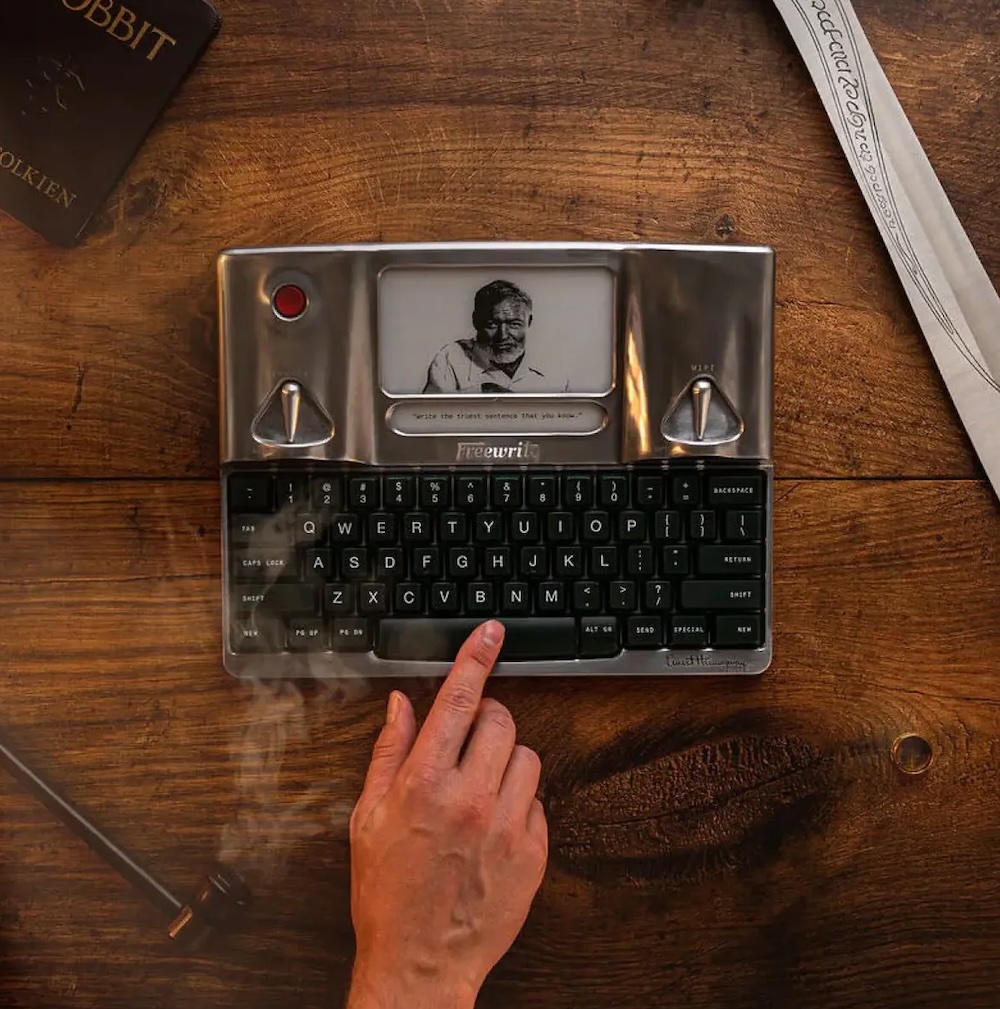 portable digital word processor