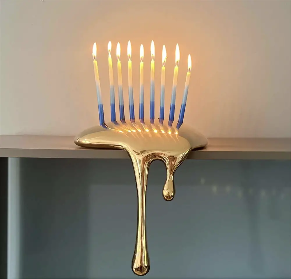 yoni alter linger menorah